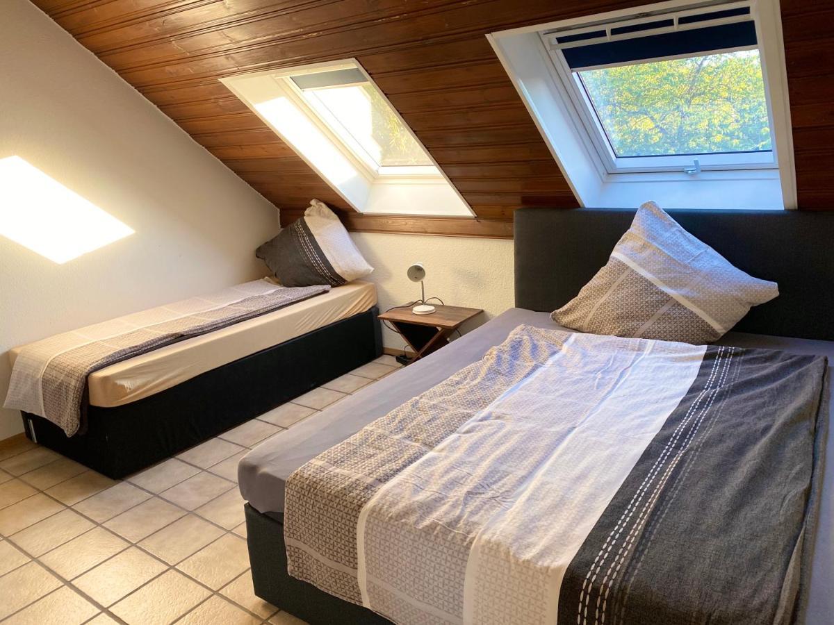 Apartments Rhona III Und IV Neunkirchen City Extérieur photo