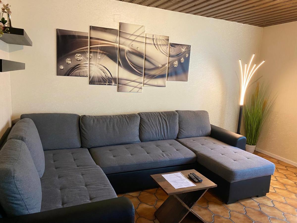 Apartments Rhona III Und IV Neunkirchen City Extérieur photo